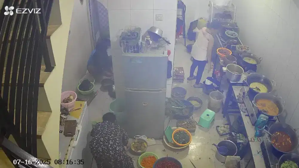 Dibutuhkan pekerja wanita buat di tempat masak