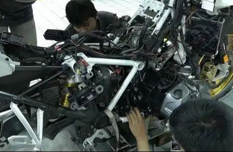 Dicari Mekanik Motor Freelance Berpengalaman