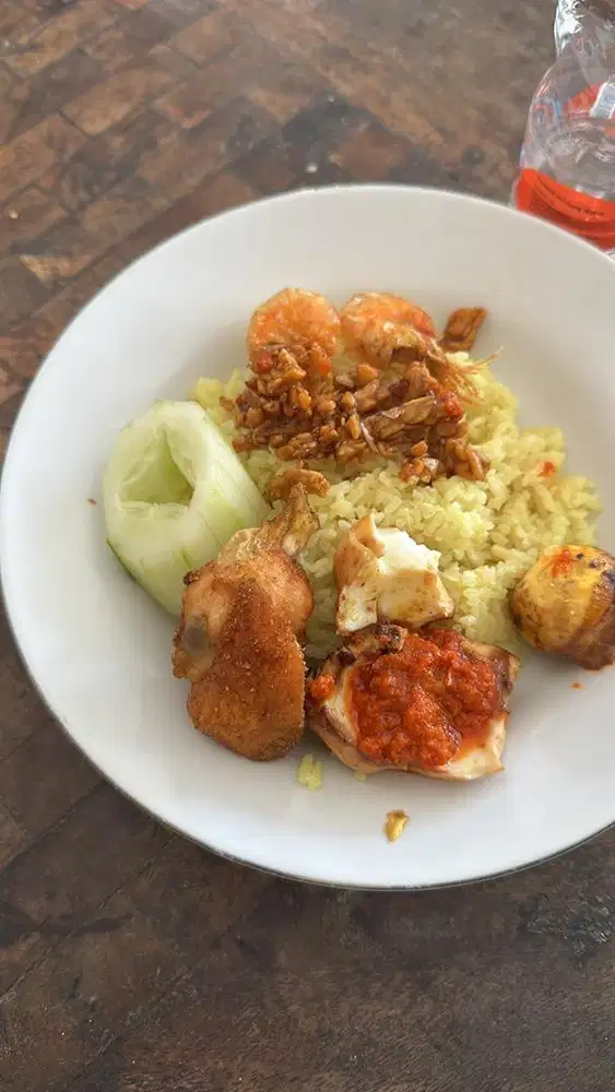 dicari karyawati untuk jualan