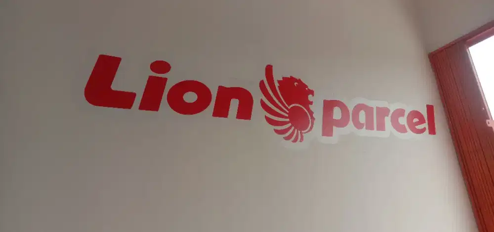 Kurir expedisi lion parcel