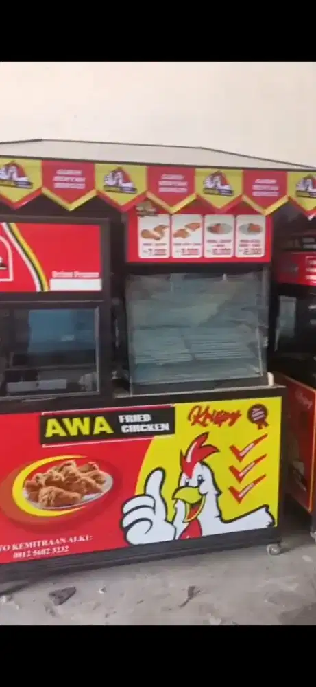 DI CARI KARIAWAN/KARIAWATI BUAT GORENG Ayam Kentucky  dan menjual.