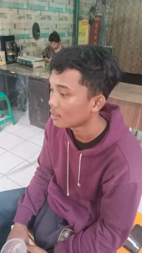 Cari kerjaan untuk laki umur 24