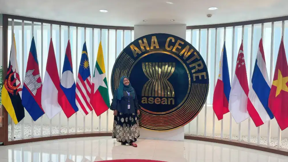 MENCARI PEKERJAAN ADMIN & ADMIN SOSIAL MEDIA