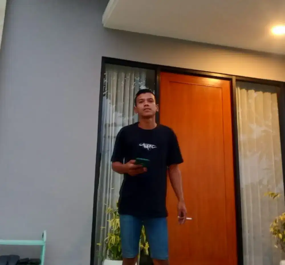 Haloo bapa atau ibu yang terhormat