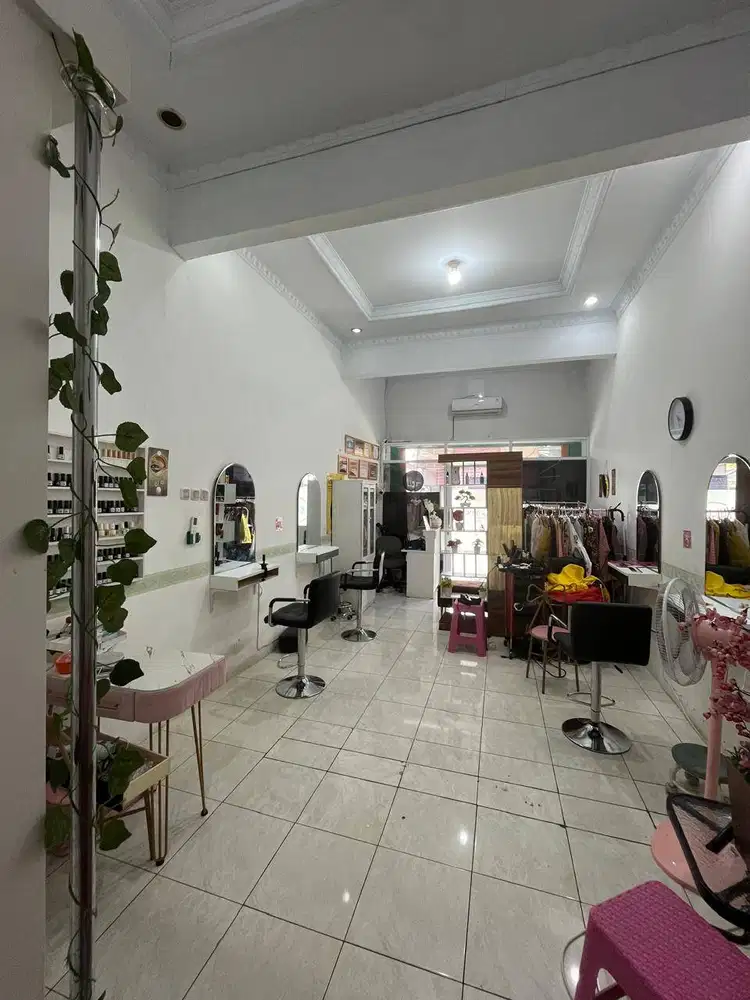 Capster Salon Wanita