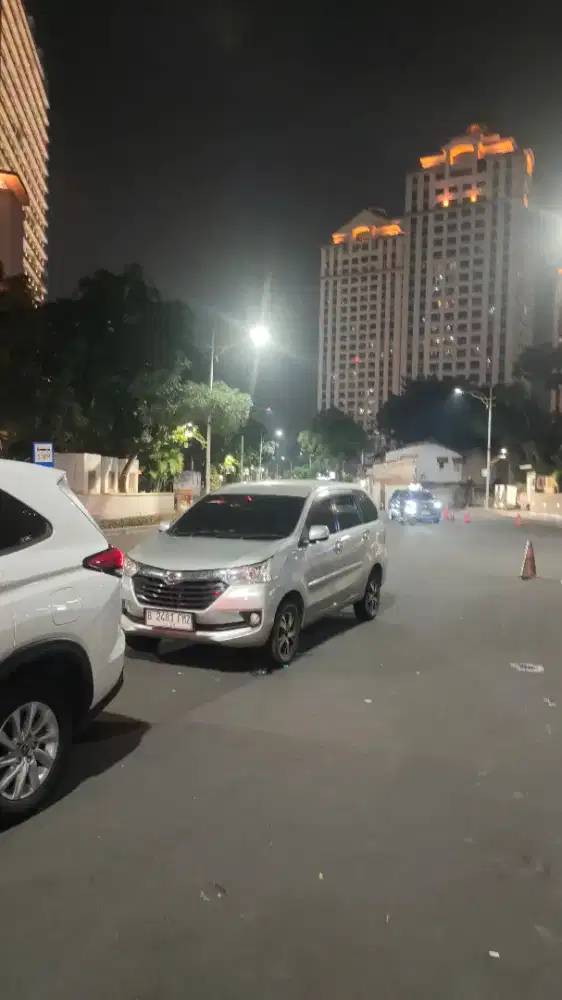 KENZ TRAVEL SEWA MOBIL + SUPIR MURAH