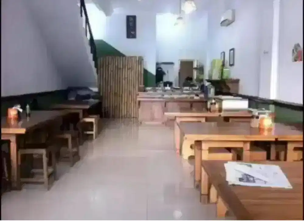 Dibutuhkan Waiters (Wanita) untuk Kedai Bakmi di Ruko Gading Serpong