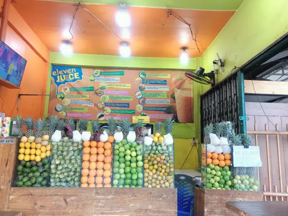 Crew Wanita Outlet Juice Bekasi Utara