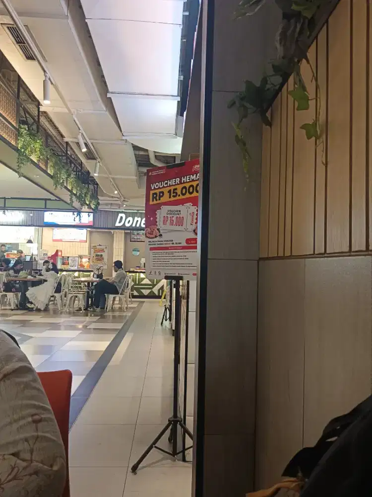 Lowongan crew outlet/foodcourt