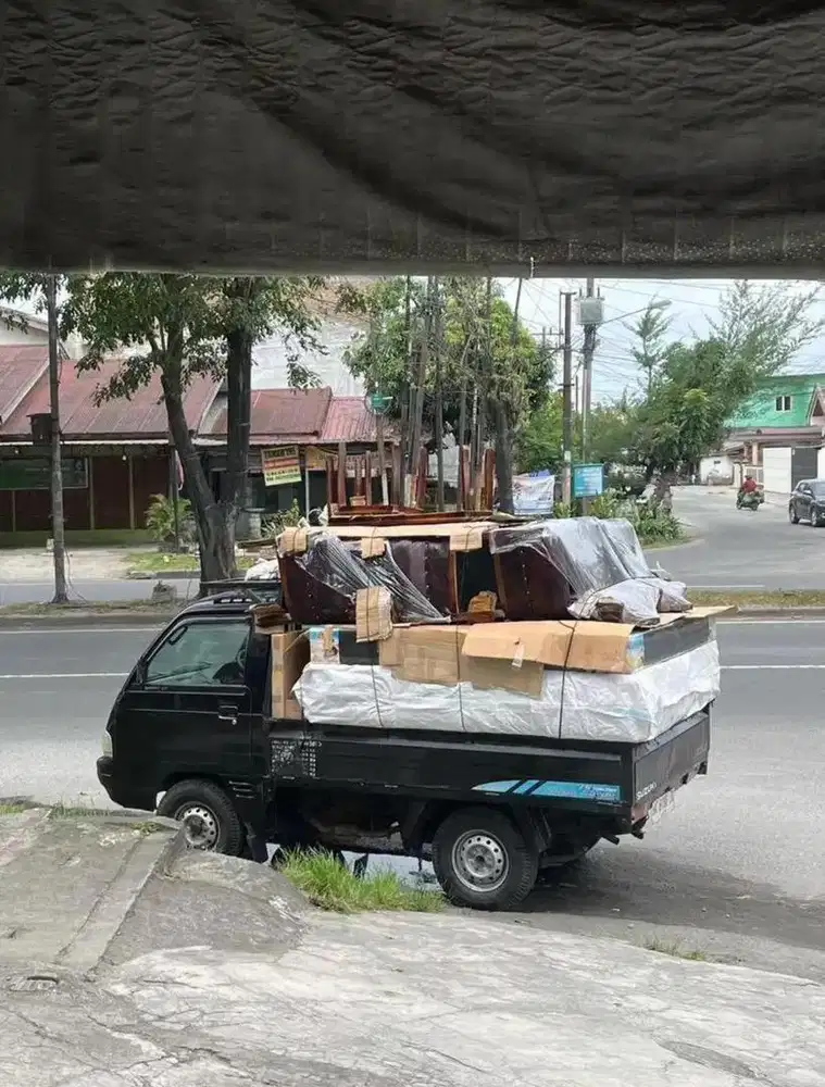 Dibutuhkan Supir Angkut Barang, Pasang Lemari, Merangkap Segala.
