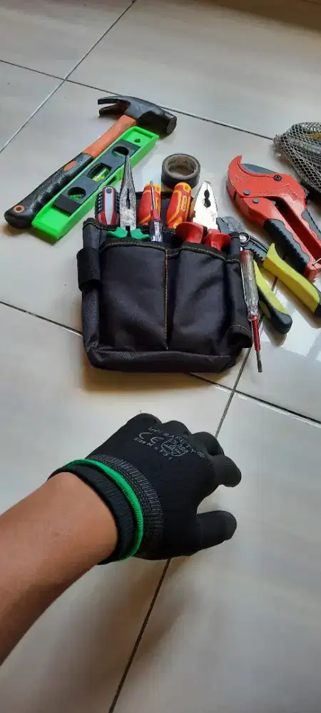 Tukang instalasi listrik