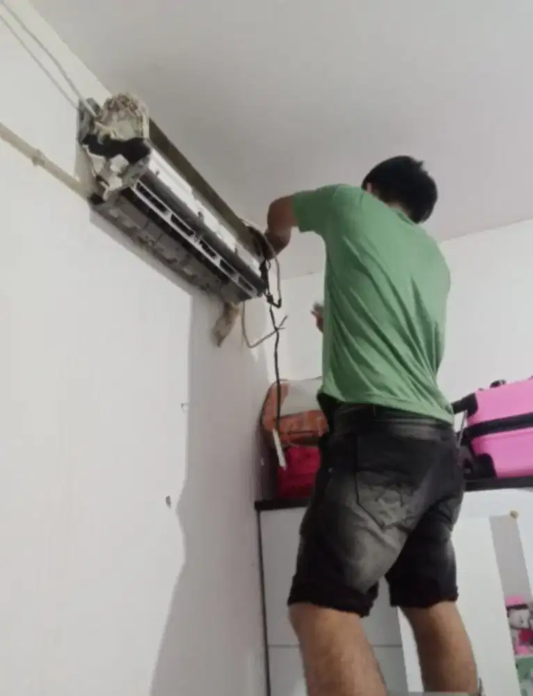 Service ac bongkar pasang ac, cuci ac tambah freon ac
