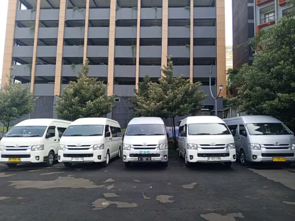 Sewa bus pariwisata