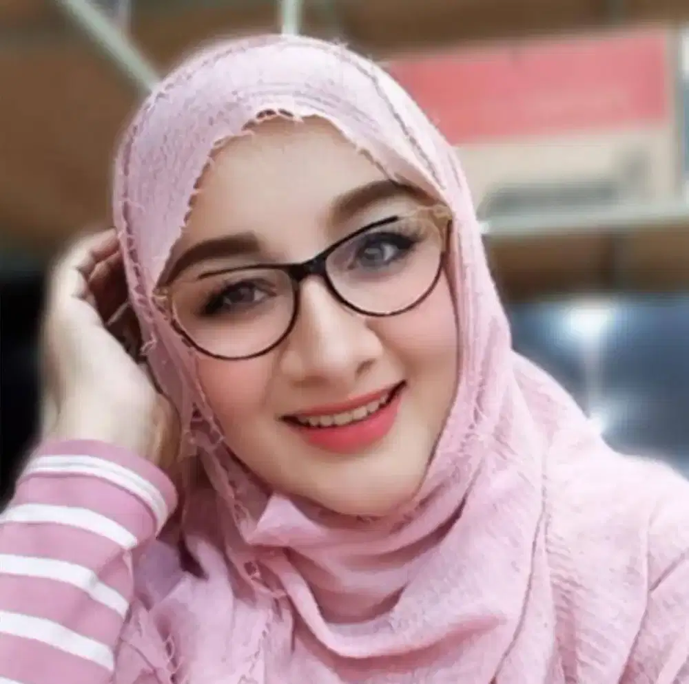 Ezzy Sabrina