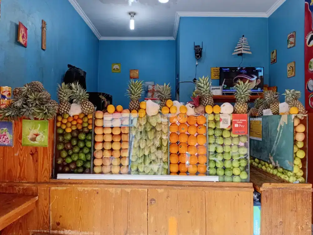 Crew Wanita Outlet Juice Bekasi Utara