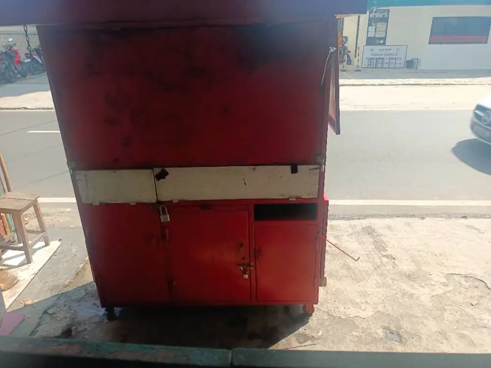 Karyawan Ayam Krispi