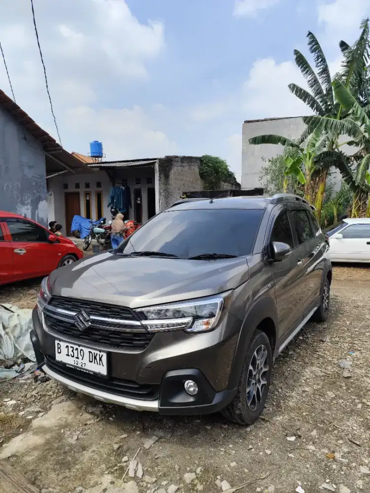 SEWA SUPIR DENGAN KENDARAAN MOBIL XL7