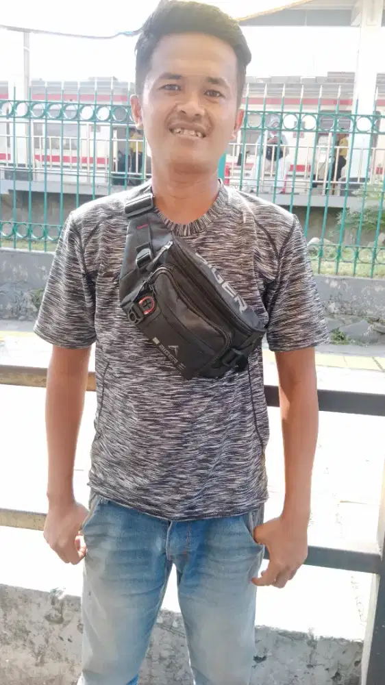 Butuh lowongan kerja.