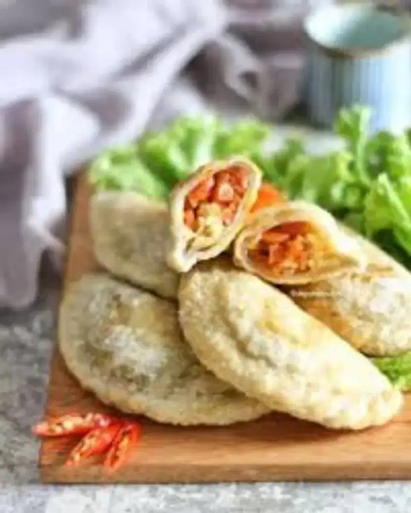 Pegawai Stand  Kuliner Pria (Cireng)