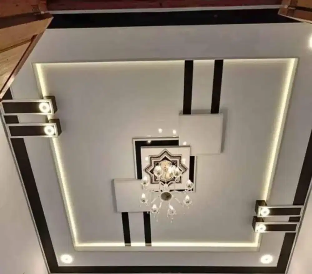 Tukang renovasi dan atap