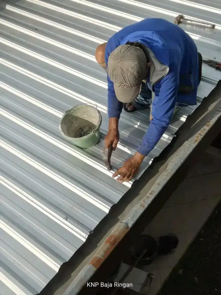 Tukang atap bocor