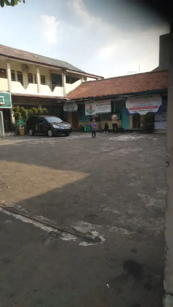Saya lagi cari kerja.