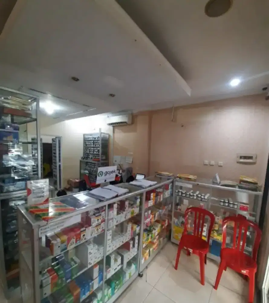Di butuhkan admin / kasir wanita untuk klinik & apotek 24 jam