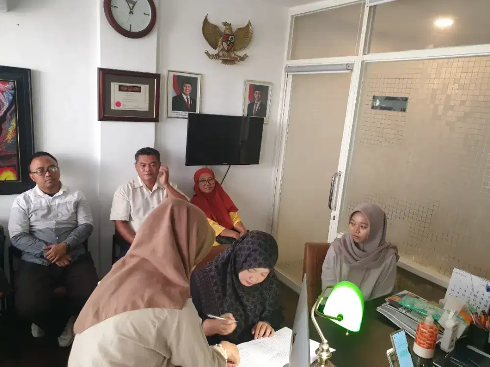 Administrasi wanita