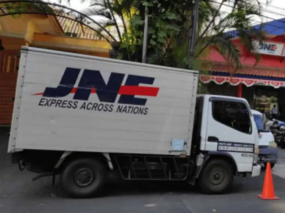 DICARI YANG MAU KERJA BAGIAN GUDANG PAKET DAN SOPIR