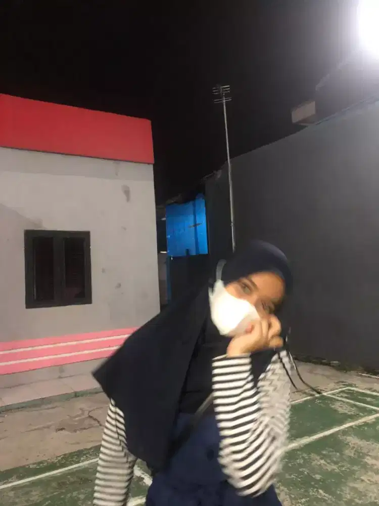 MENCARI LOWONGAN PEKERJAAN