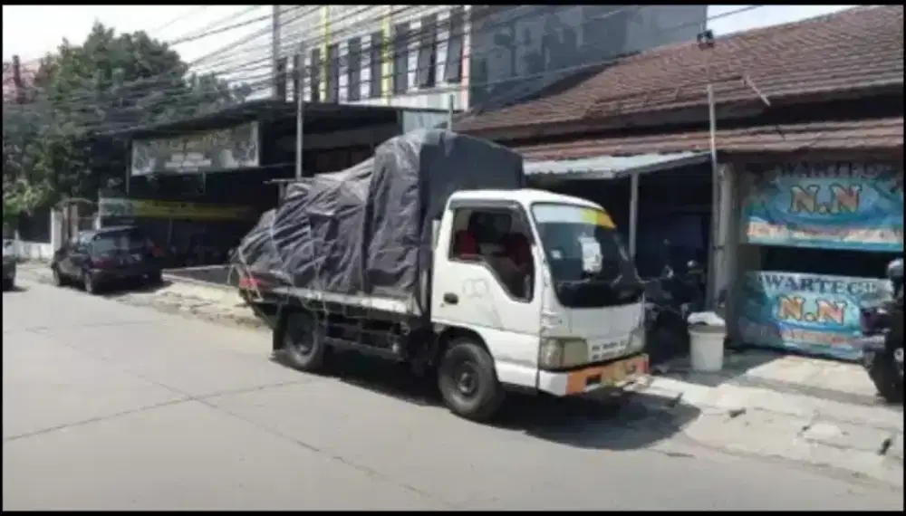 Sewa truk engkel pindahan kontrakan