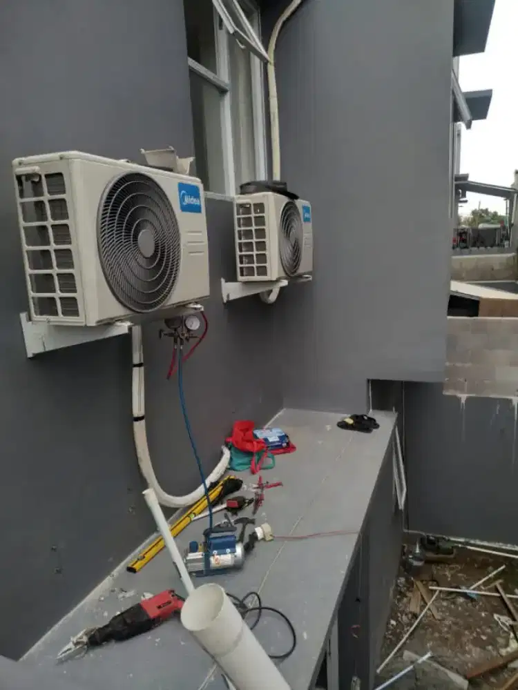JASA SERVICE AC PANGGILAN BONGKAR PASANG ISI FREON DLL
