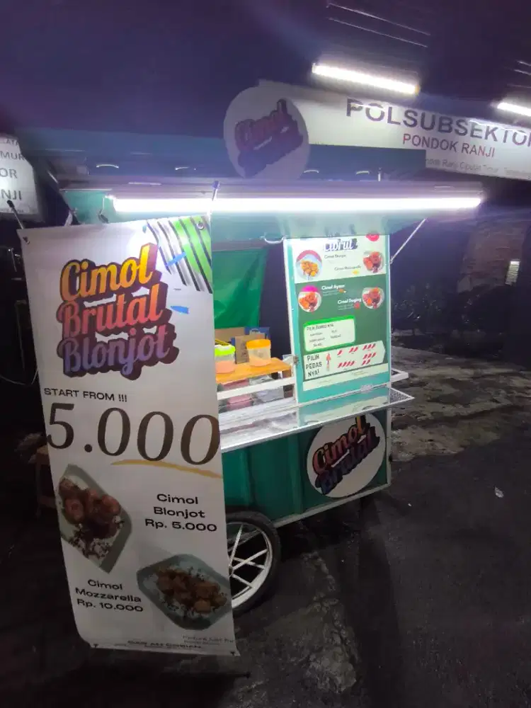 Jaga di lapak cimol
