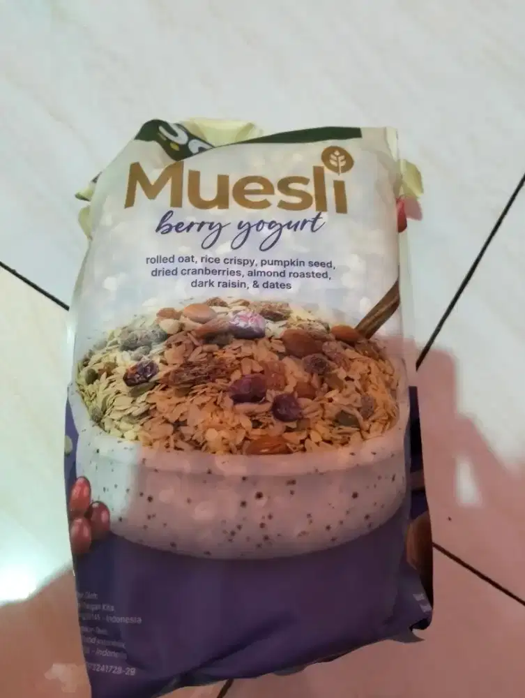 DIBUTUHKAN ART MOMONG