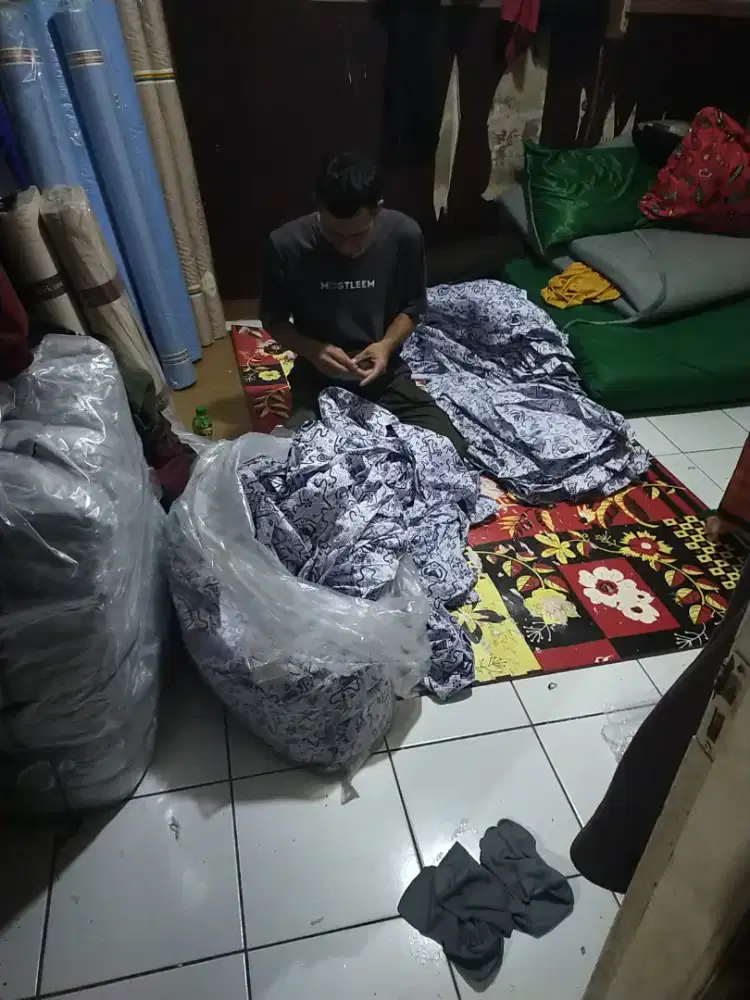 Dicari tukang jahit seragam sekolah