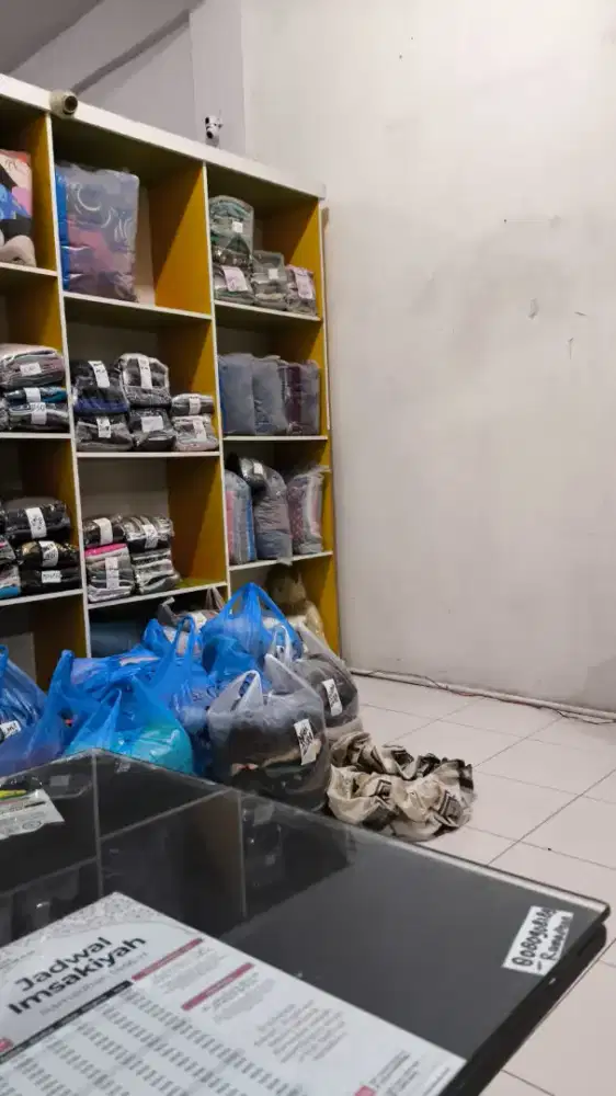Bagian setrika uap laundry