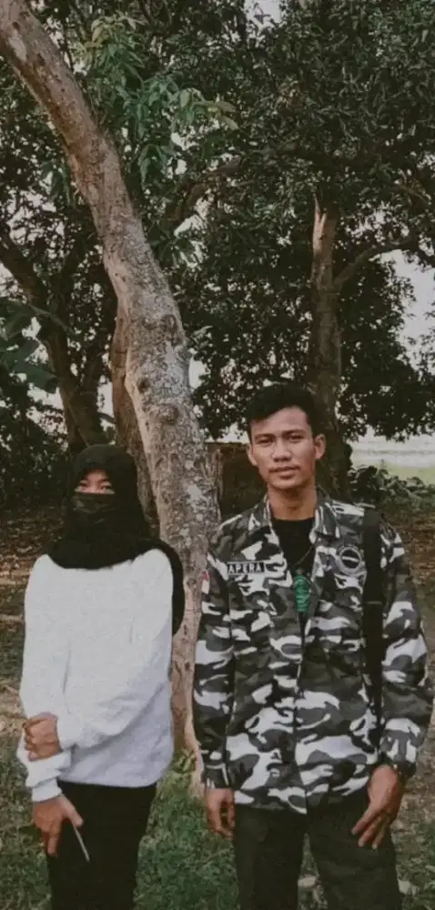 Permisi Bu pak saya sedang mencari kerjaan halal