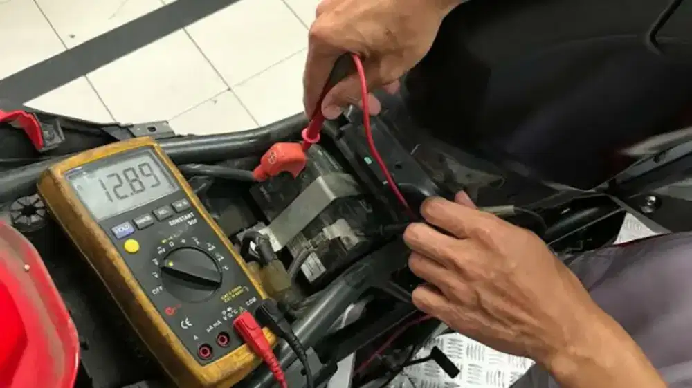 Bengkel motor spesialis mesin
