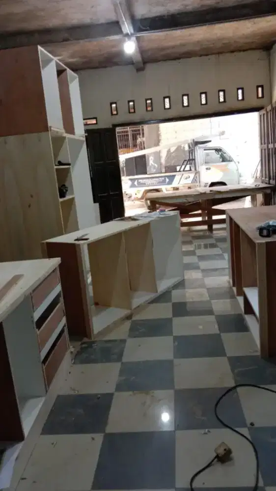 Tukang furniture HPL