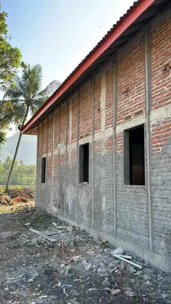 Tukang renovasi dan atap