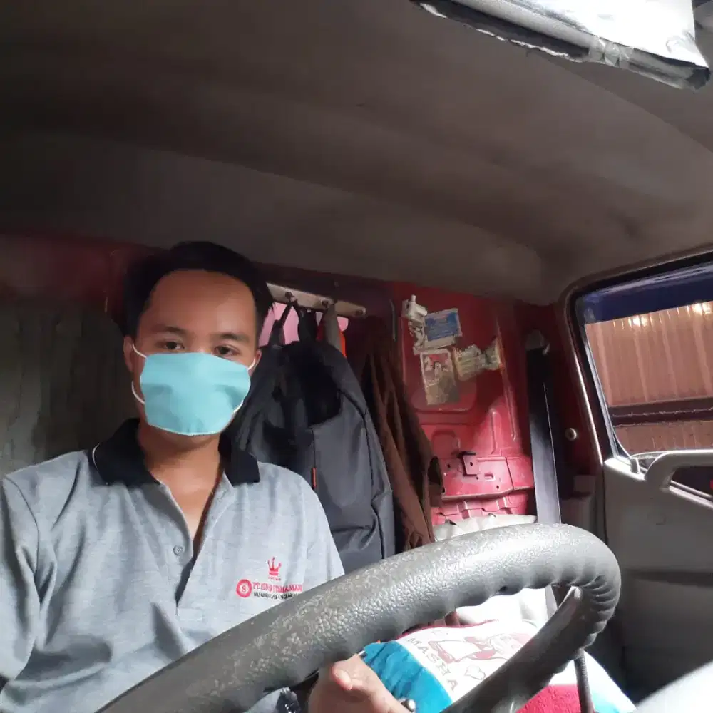 Saya mncari kerja driver,truck,xpedisi/deliveri,oprasional,pribadi,