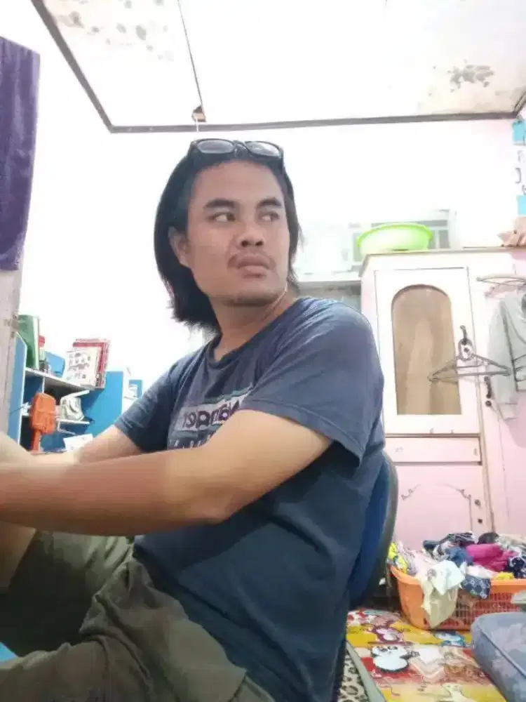 Nyari kerjaan pusinh nganggur
