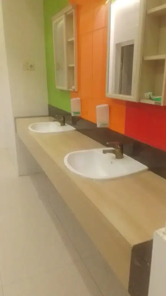 LOWONGAN PEKERJAAN