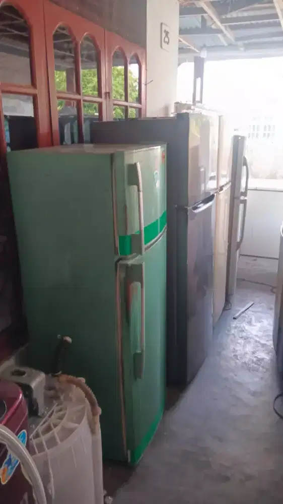 Melayani Service,kulkas,AC,showcase,mesin cuci,chiller,dll