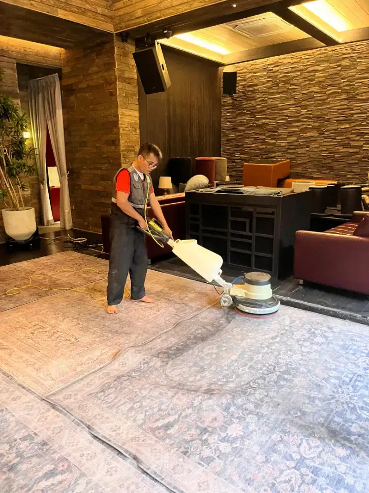 Jasa cuci karpet kantor sofa kasur vinyl Bergaransi
