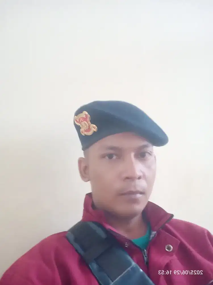 Mencari uang untuk hidup