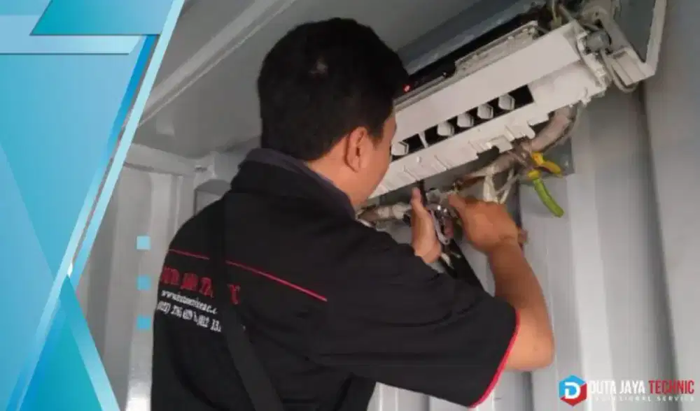 SERVICE AC BONGKAR PASANG AC, CUCI AC TAMBAH FREON DLL