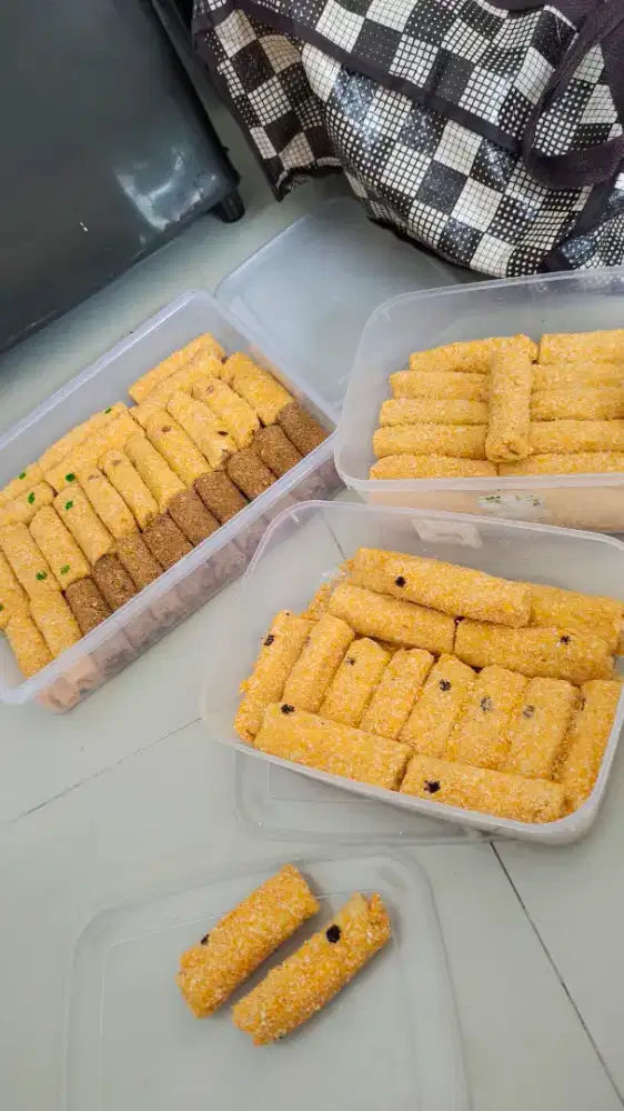LOWONGAN PEMBUAT RISOLES