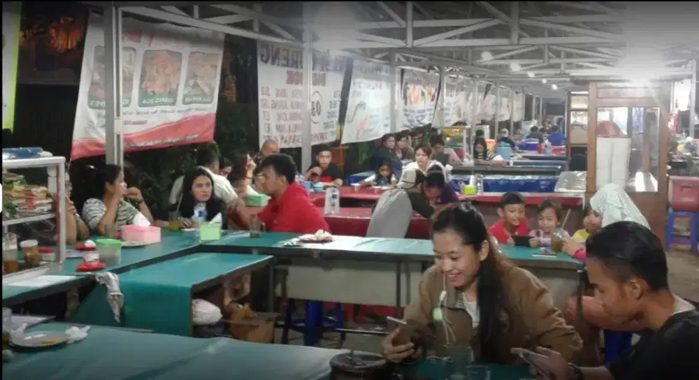 Karyawan Rumah Makan