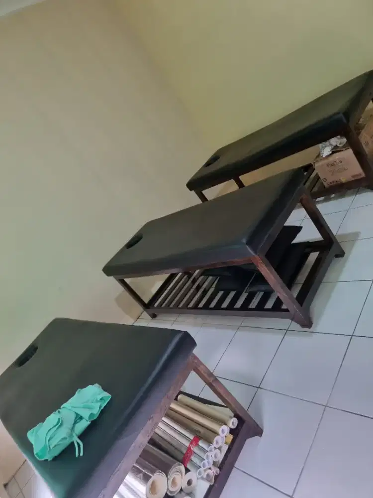 Terapis pijat spa lulur refleksi